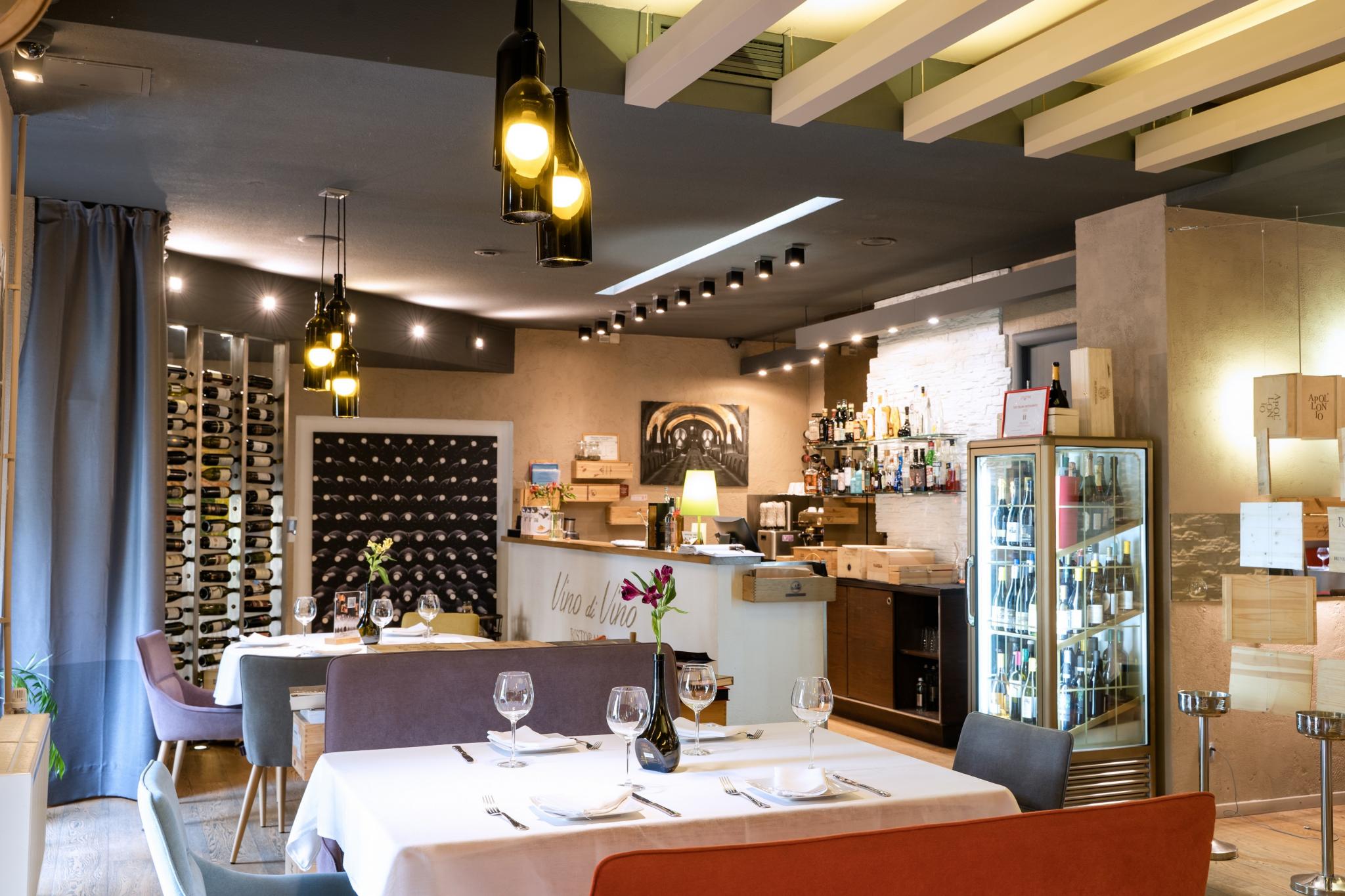 Московский проспект 182 санкт петербург. Cats Wine ресторан СПБ. Итальянском ресторане "vino di vino". Ресторан в СПБ вино де вино на благодатной улице. Di Wine Restaurant & Wine Cellar.