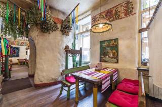 Пузата хата