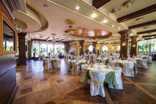 Царский двор