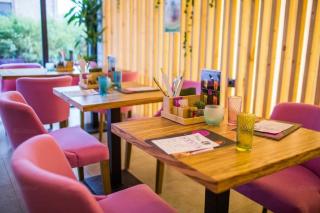 Corner cafe & kitchen