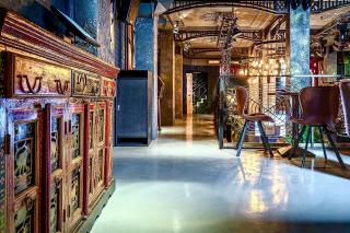 Зеленая собака