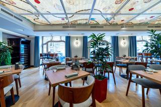 Бокал игристого и скидка 30% для женских компаний