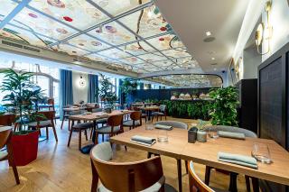 Бокал игристого и скидка 30% для женских компаний