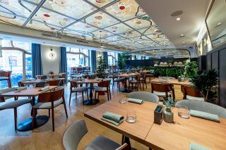 Бокал игристого и скидка 30% для женских компаний