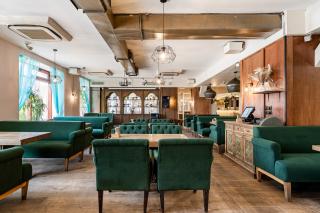 Ели на Ленинском