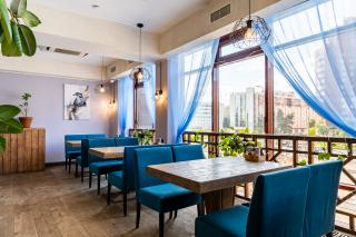 Ели на Ленинском