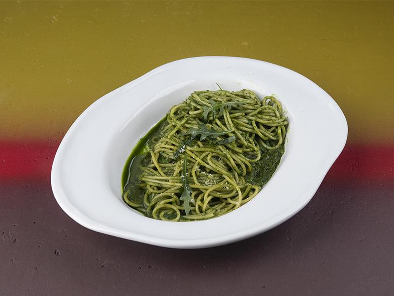Спагеттини с песто и шпинатом