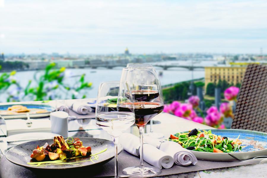 La vue ресторан санкт-петербург. Ужин в темном ключе. Метрополь ресторан садовая 22. La terrasa ресторан петербург. Азимут отель санкт-петербург ресторан на 18 этаже.