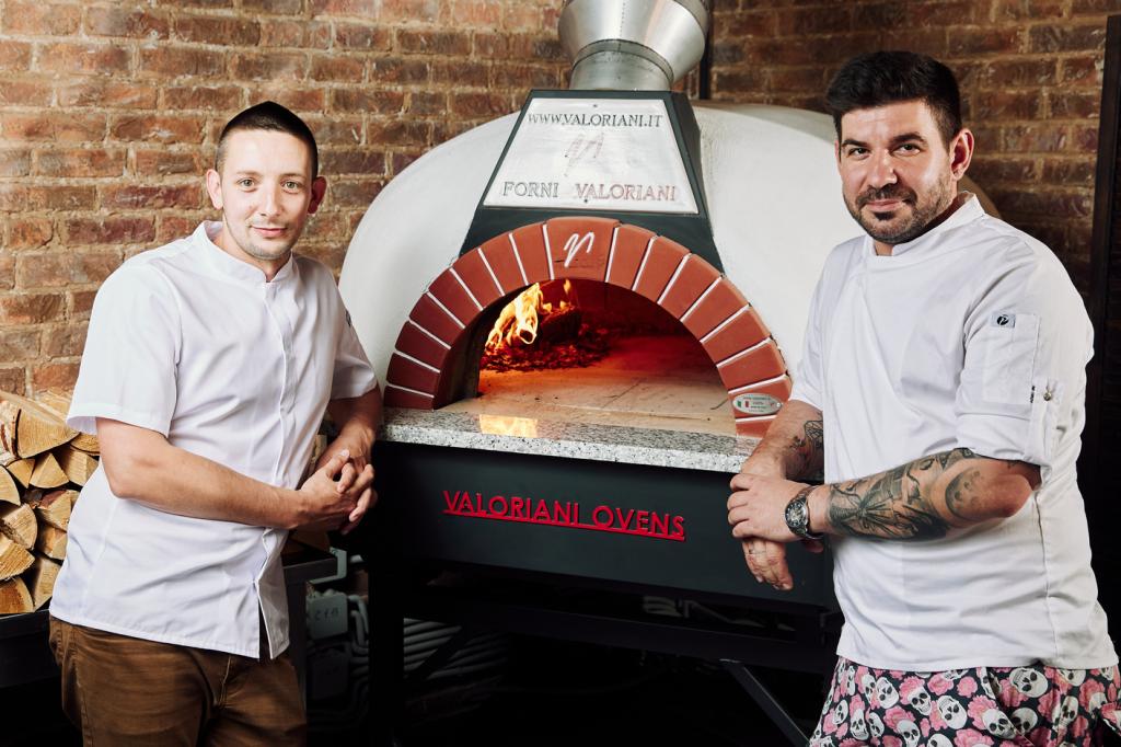 Бренд шеф антон крупенин. Шеф повар семенов. Шеф повар москва ресторан. Алексей семенов шеф повар. Повар алексей владимирович климашин.