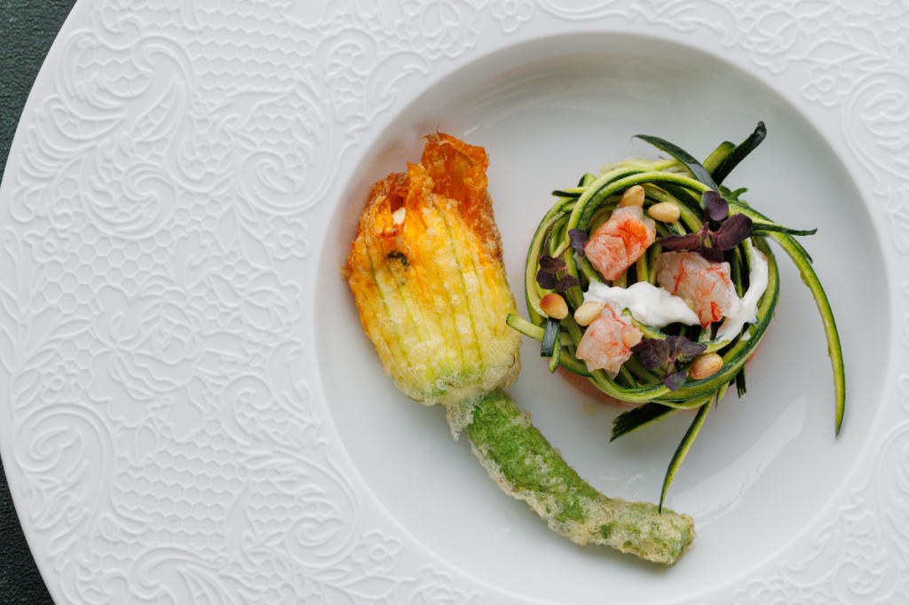 Летняя атмосфера и высокая  кухня
