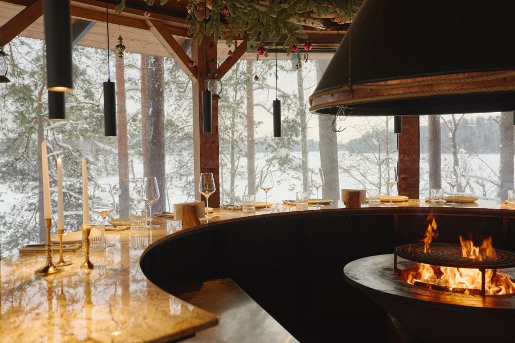 Специальное бургерное меню в панорамной беседке шефа