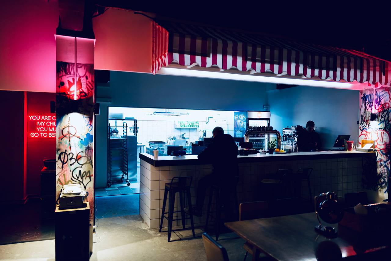 В Большом Трехсвятительском переулке открылось кафе 036 Kebab