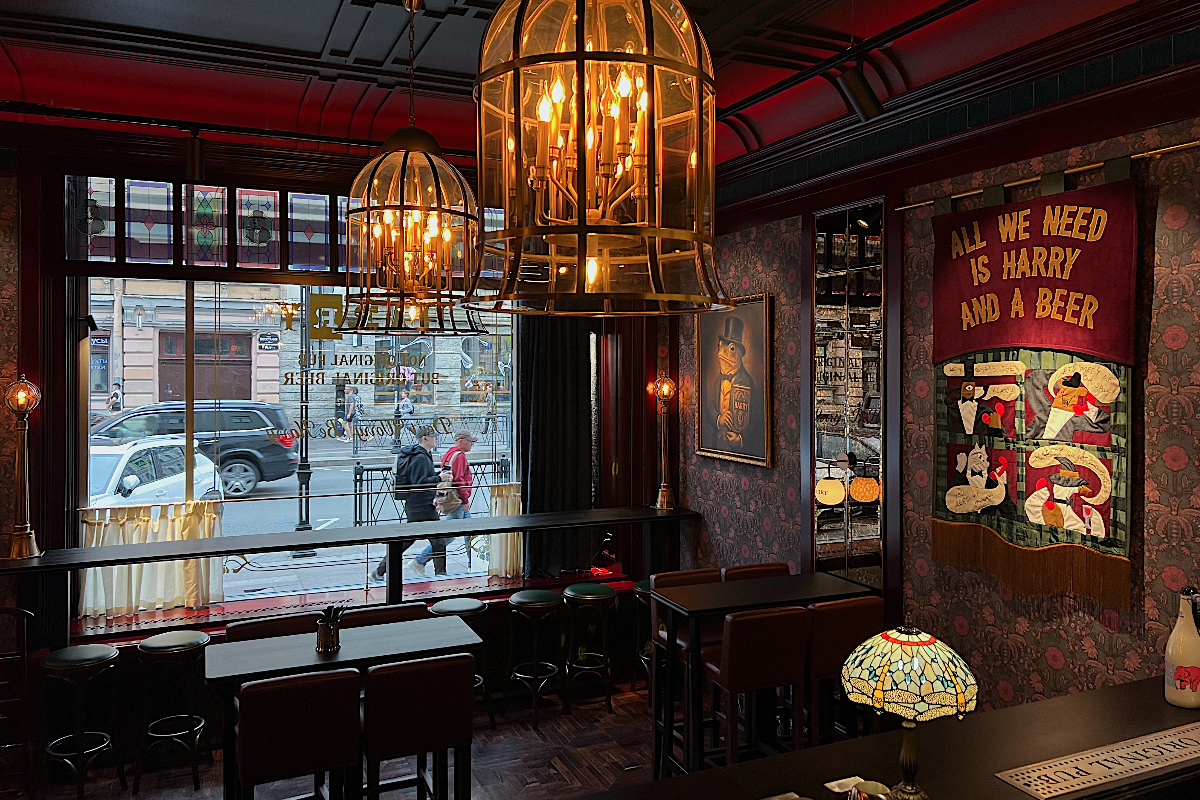 Harry Not Original Pub открылся на улице Восстания