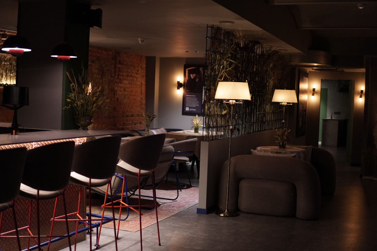 У метро «Кропоткинская» открылся ресторан «Своё»