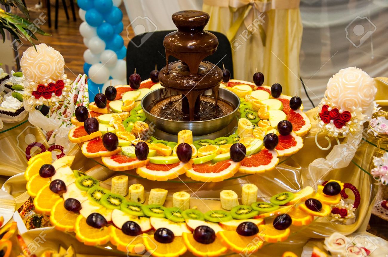 Шоколадный фонтан в подарок в Кирочный двор