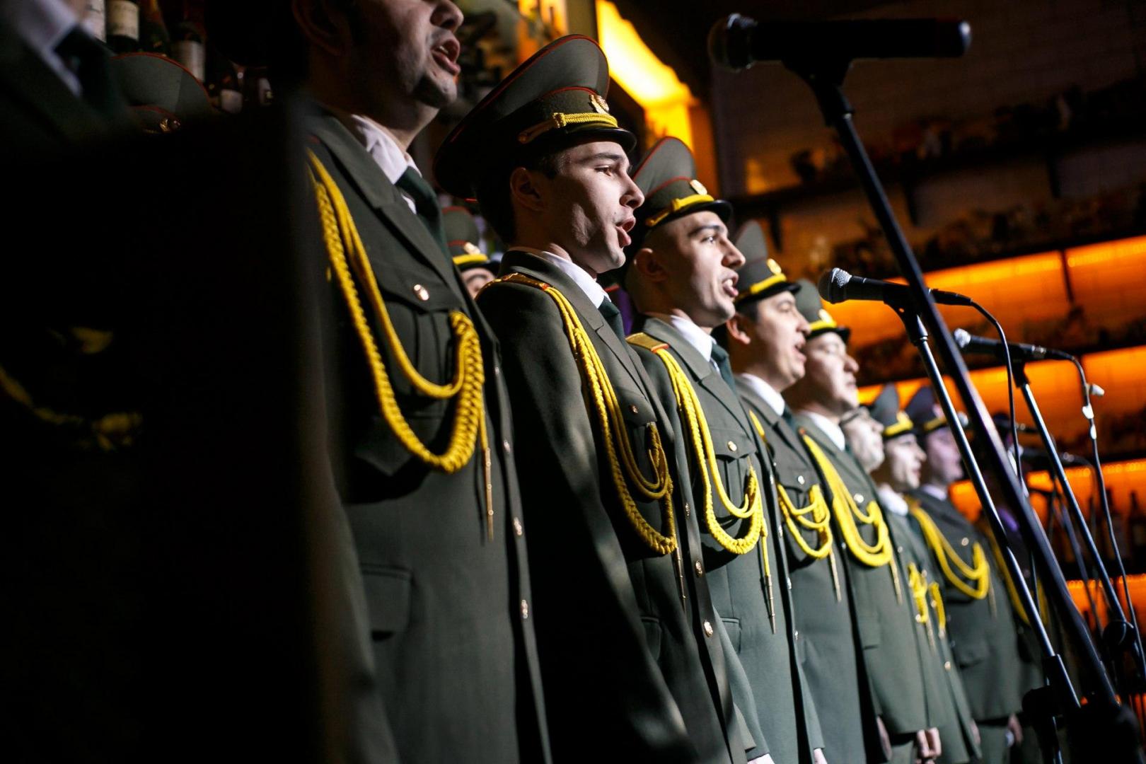 «Хор Русской Армии» в День Победы в Рибай