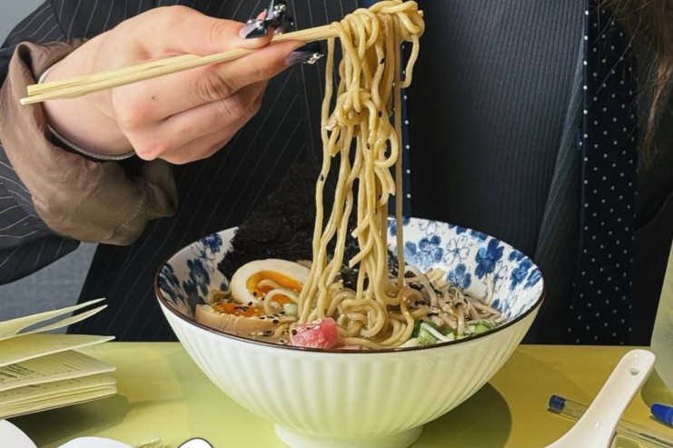 Акция для студентов с тройками | Asiatiq | пр-т Просвещения, 33к1