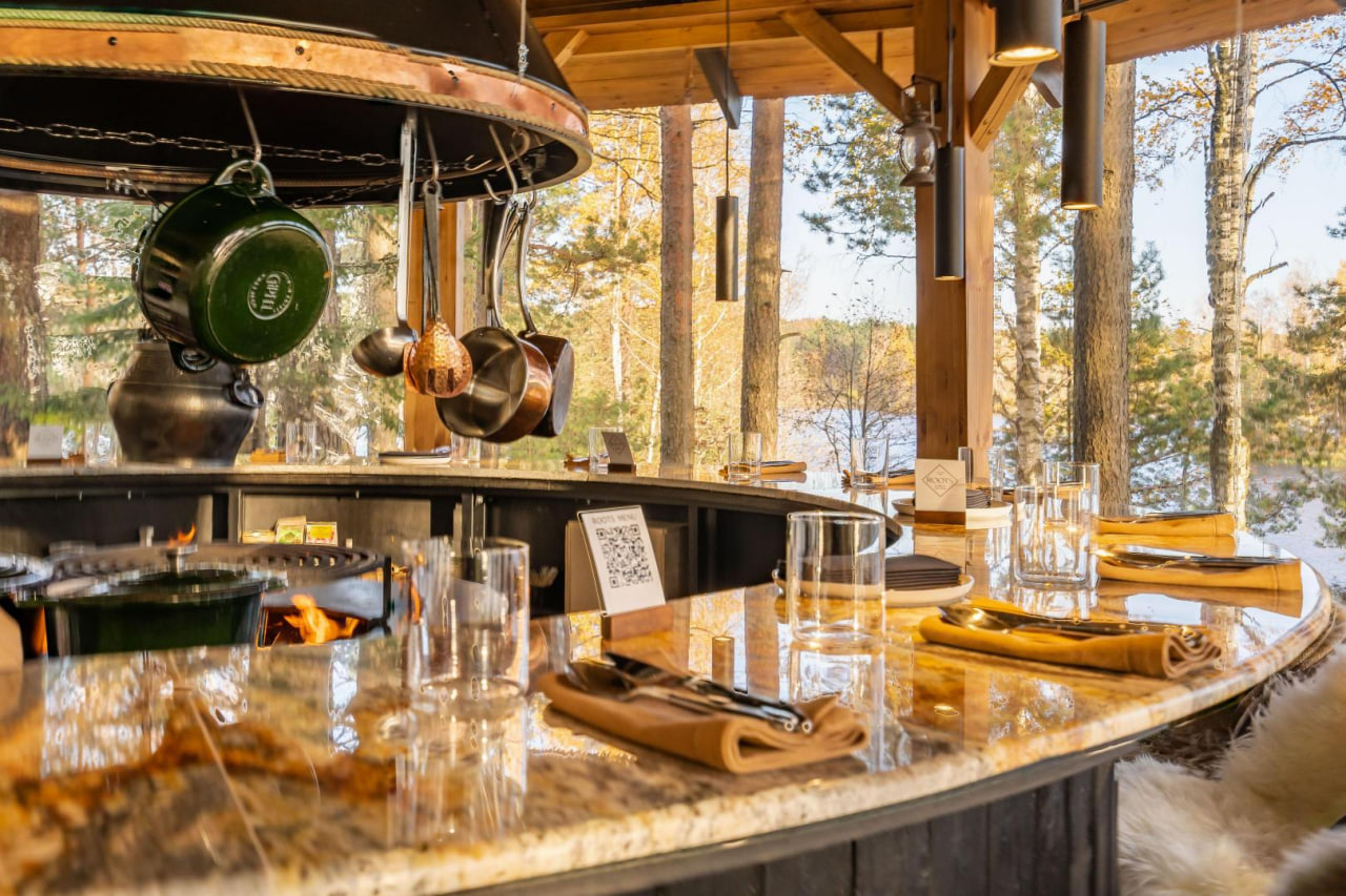 Спешл-меню в панорамной беседке | Hvoy | Юкковское сельское поселение, Медное озеро, 