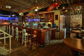 Безлимитное пиво и коктейли