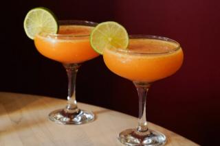 1+1 на коктейли