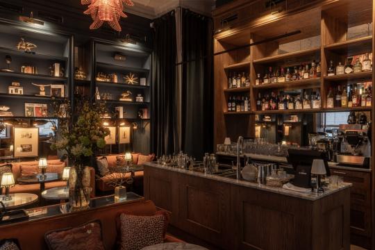 Бар Roots le Petit Bar открылся на улице Блохина